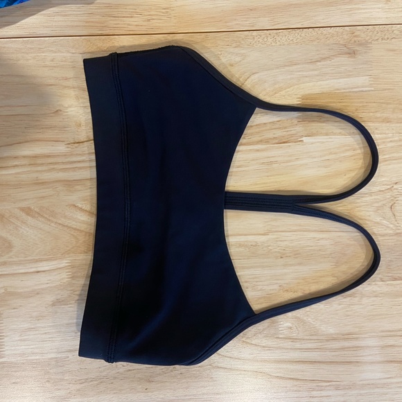 Lululemon Speed up shorts AND Flow Bra - Picture 6 of 6